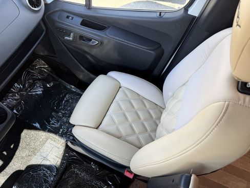Used 2019 Mercedes-Benz Sprinter 170 image 51