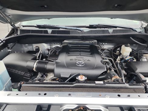 Used 2019 Toyota Tundra SR5 AWD/4WD image 29