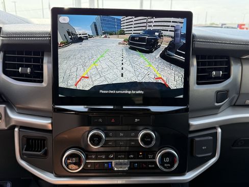 Used 2024 Ford Expedition XLT RWD image 24