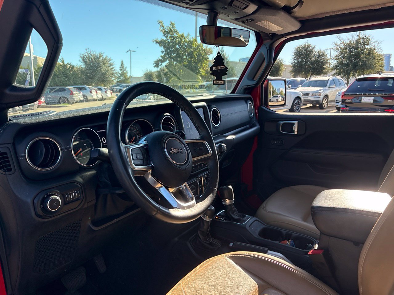Used 2019 Jeep Wrangler Unlimited Sahara AWD/4WD image 19