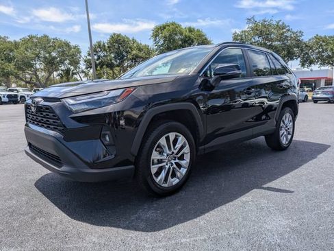 Used 2025 Toyota RAV4 XLE Premium FWD image 8