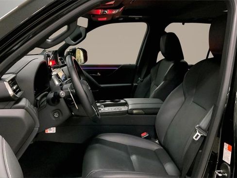 Used 2025 Lexus LX 700h Overtrail image 18