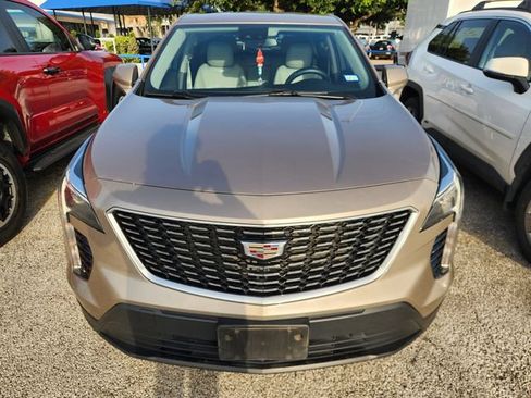 Used 2023 Cadillac XT4 Luxury FWD image 2