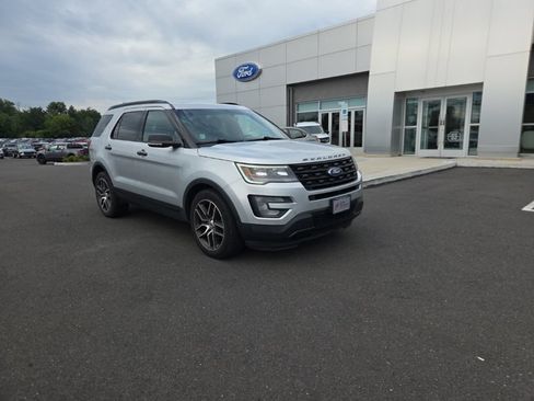 Used 2017 Ford Explorer Sport w/ Equipment Group 401A AWD/4WD image 1