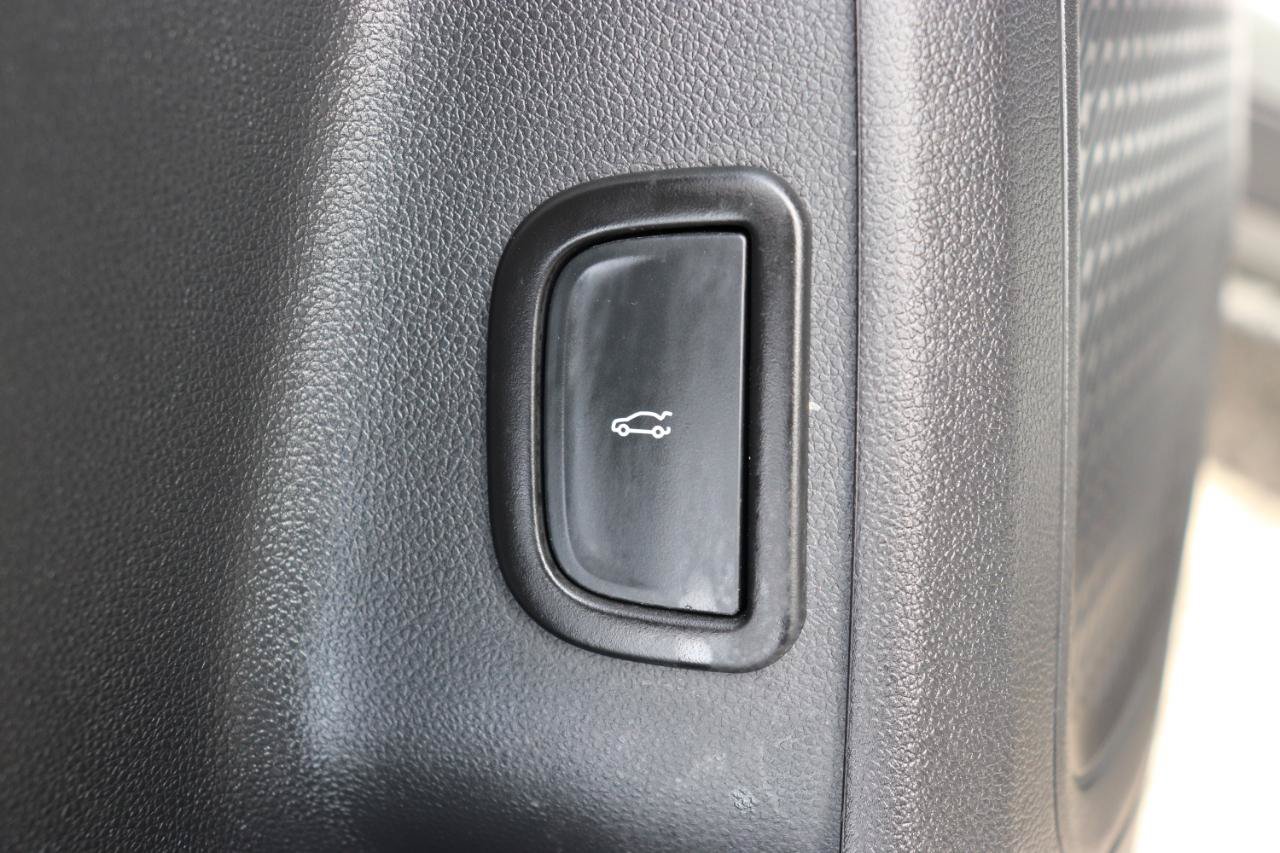 Used 2025 Chevrolet Traverse LT FWD image 51