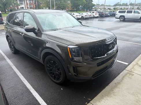 Used 2021 Kia Telluride EX w/ EX Premium Package AWD/4WD image 2