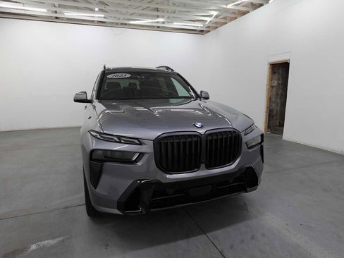 Used 2023 BMW X7 xDrive40i w/ Executive Package AWD/4WD image 3