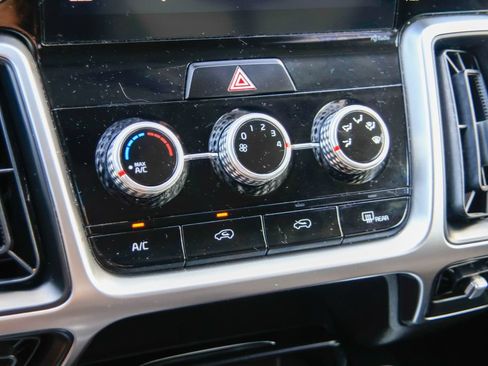 Used 2021 Kia Sorento LX FWD image 16