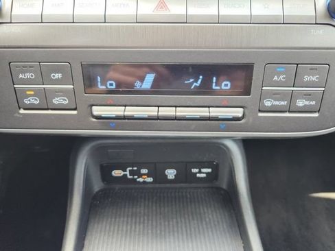 Used 2024 Hyundai Kona SEL FWD image 17