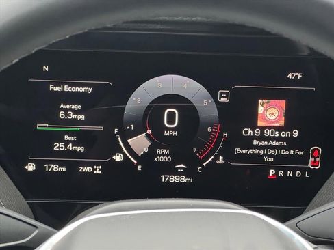 Used 2025 GMC Yukon XL Denali image 10