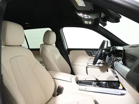 Certified 2025 Mercedes-Benz GLB 250 4MATIC image 27
