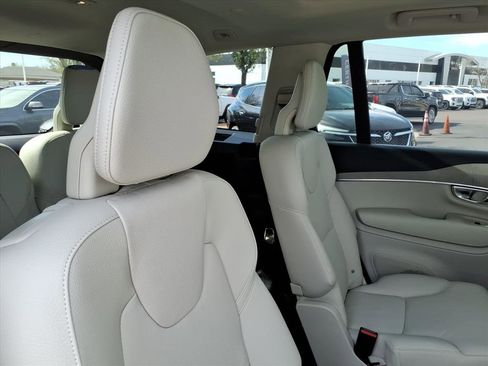 Used 2025 Volvo XC90 T8 Plus w/ Protection Package Premier image 14
