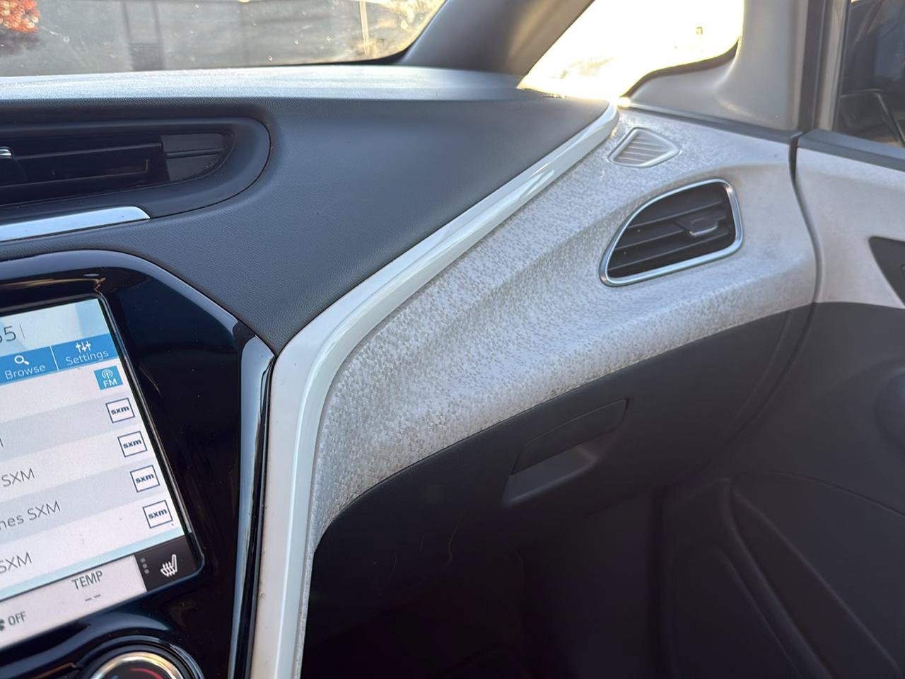 Used 2020 Chevrolet Bolt LT FWD image 20