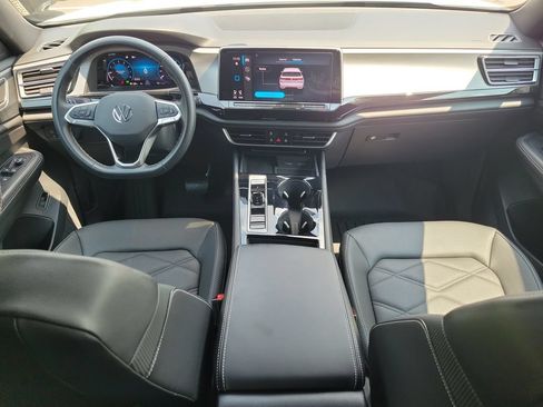 Used 2024 Volkswagen Atlas Cross Sport SE FWD image 30