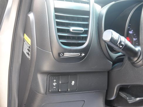 Used 2016 Kia Soul FWD image 29