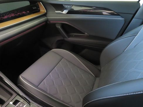 New 2026 Volkswagen Tiguan SEL R-Line image 21