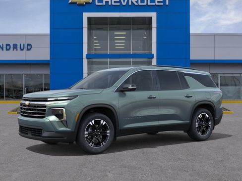 New 2027 Chevrolet Traverse LT w/ Sun and Wheel Package AWD/4WD image 2