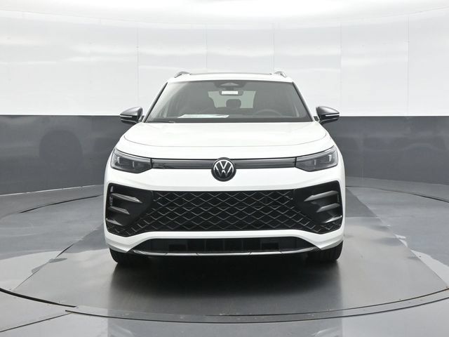 New 2026 Volkswagen Tiguan SE R-Line AWD/4WD image 2