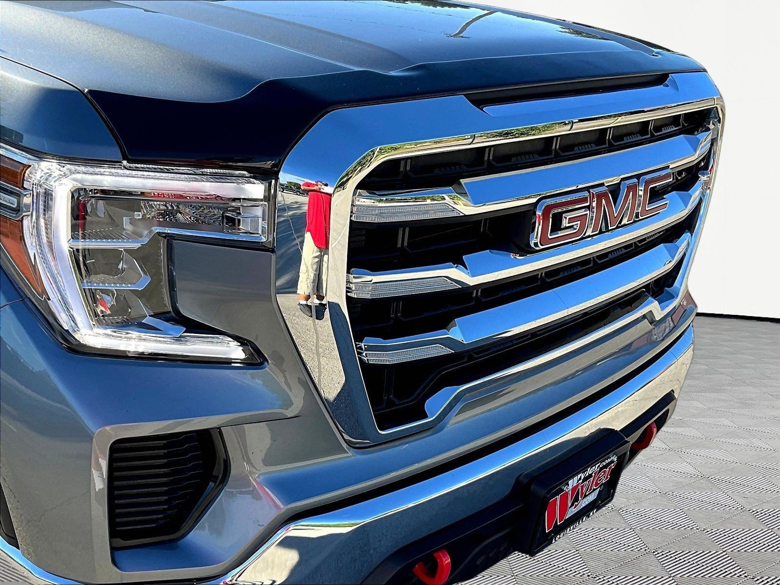 Used 2021 GMC Sierra 1500 SLE w/ X31 Off-Road Package AWD/4WD image 32