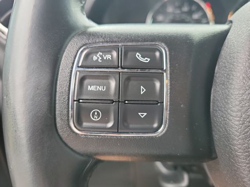 Used 2016 Jeep Wrangler Unlimited Sahara w/ Connectivity Group AWD/4WD image 13