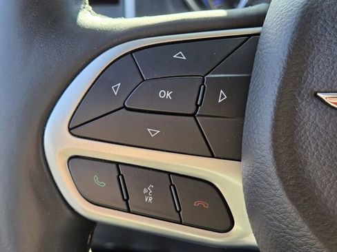 Used 2018 Chrysler 300 Limited w/ Safetytec Plus Group image 30