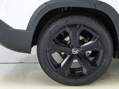 New 2026 Volkswagen Taos SEL image 51