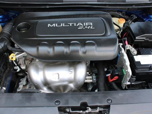 Used 2016 Chrysler 200 Limited FWD image 45