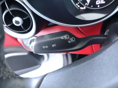 Used 2019 Alfa Romeo Giulia RWD image 23