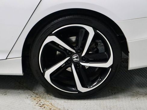 Used 2018 Honda Accord Sport image 19