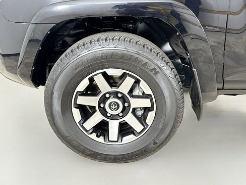 Certified 2019 Toyota 4Runner SR5 image 32