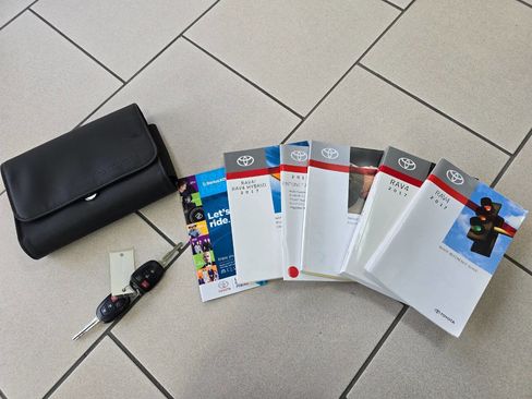 Used 2017 Toyota RAV4 XLE image 39