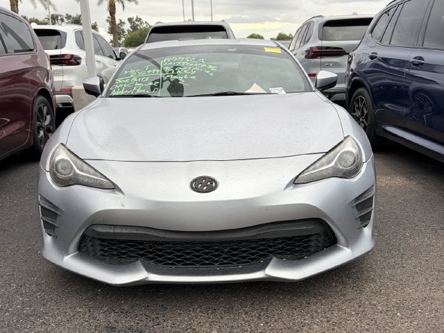 Used 2017 Toyota 86 RWD image 2