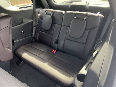 New 2026 Ford Explorer Platinum image 23