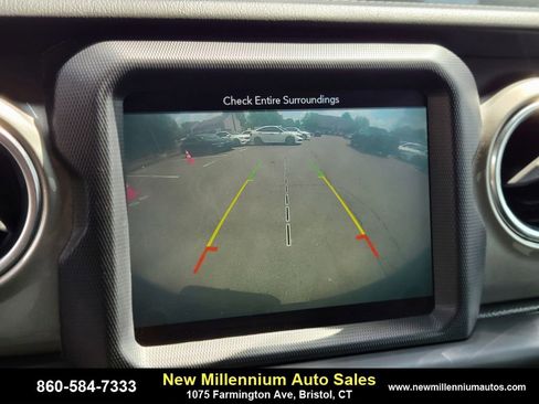 Used 2019 Jeep Wrangler Unlimited Sahara w/ Dual Top Group image 21