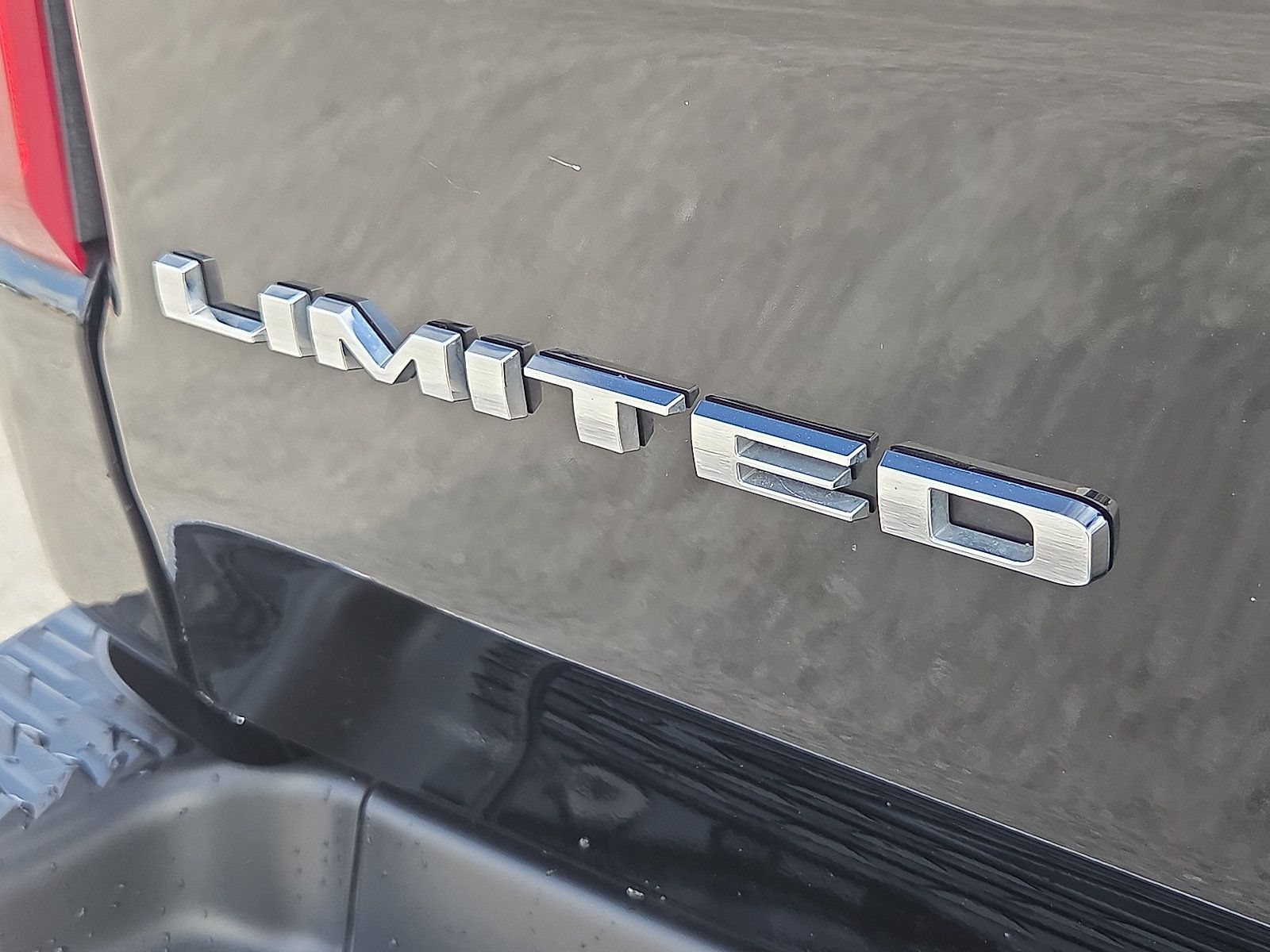 Used 2024 RAM 1500 Limited AWD/4WD image 8
