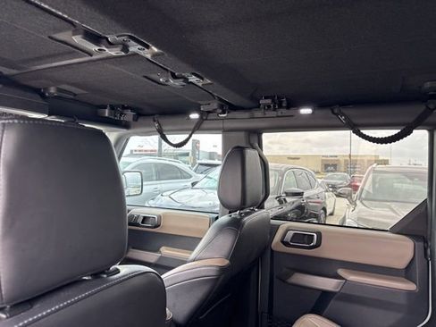 Used 2023 Ford Bronco Wildtrak image 12