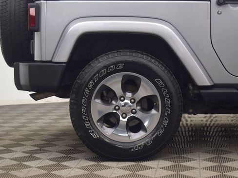 Used 2016 Jeep Wrangler Sahara w/ Connectivity Group AWD/4WD image 29