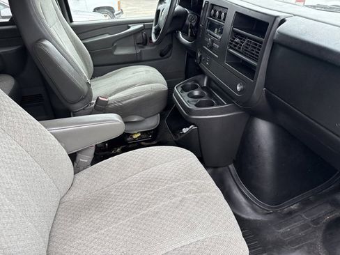 Used 2011 Chevrolet Express 2500 LS image 15