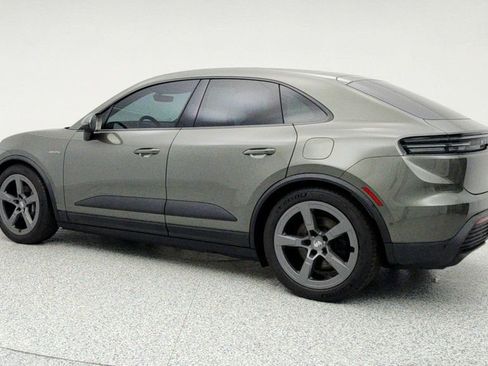 Used 2025 Porsche Macan Electric w/ Premium Package image 7