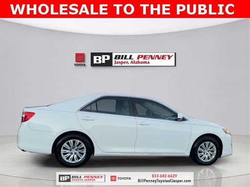 Used 2012 Toyota Camry LE image 6
