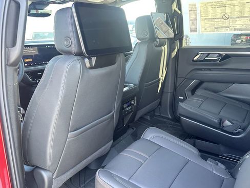 New 2026 Chevrolet Suburban RST w/ Advanced Technology Package image 25