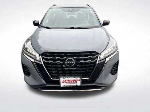 Used 2024 Nissan Kicks SR w/ SR Premium Package FWD image 2