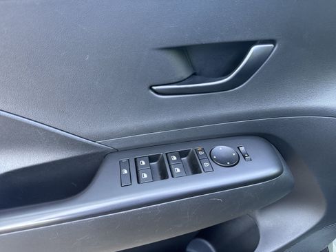 Used 2025 Hyundai Kona SEL AWD/4WD image 8