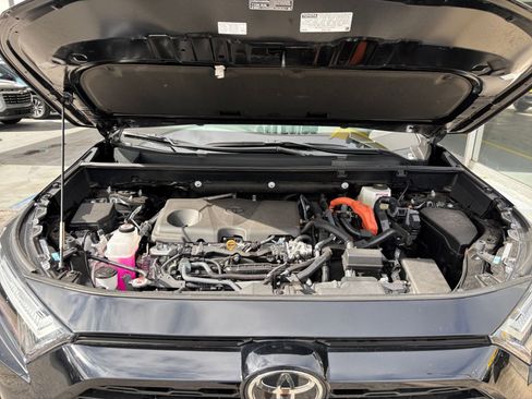 Used 2025 Toyota RAV4 LE image 32