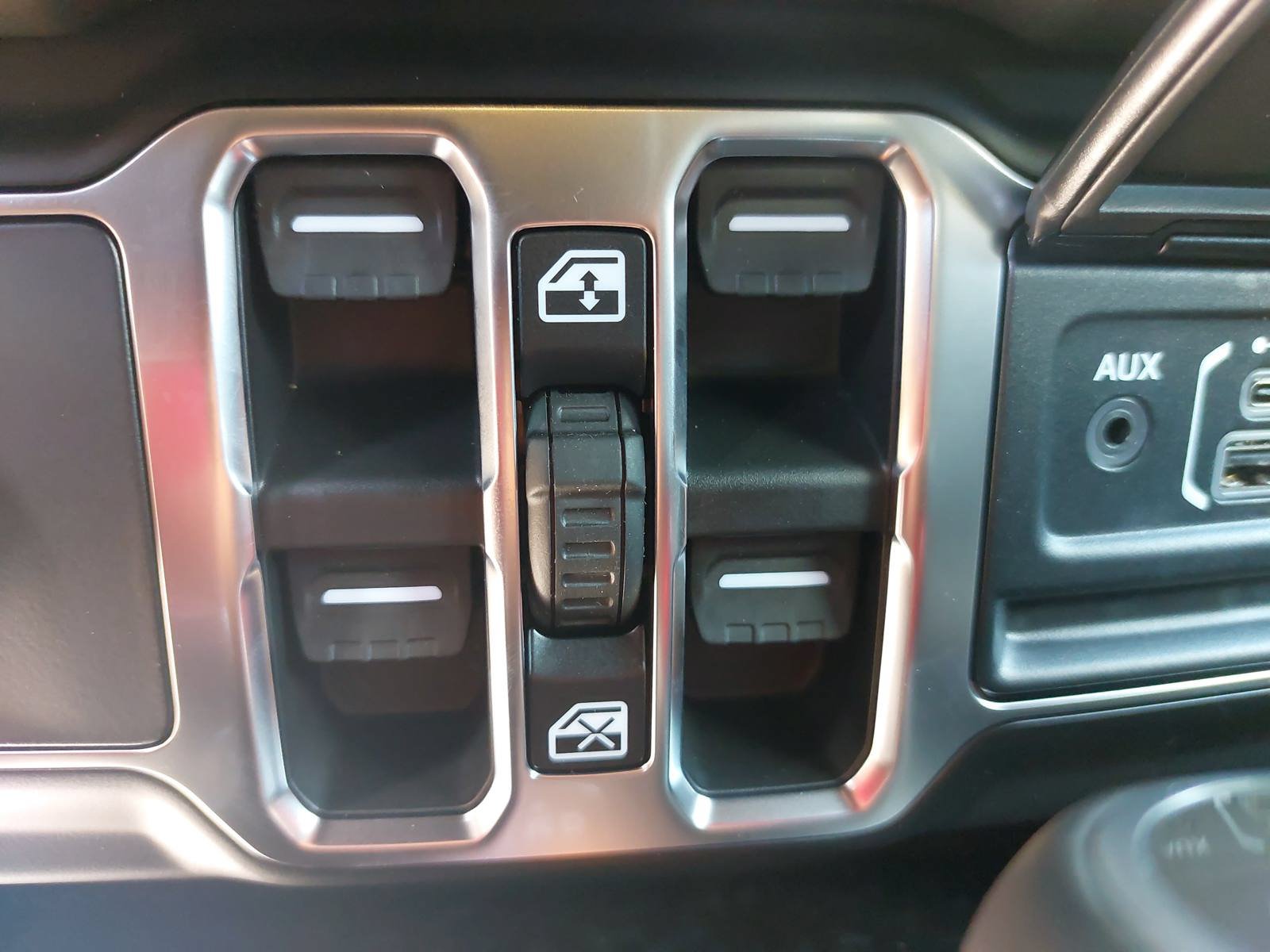 New 2026 Jeep Wrangler Unlimited Sahara AWD/4WD image 28