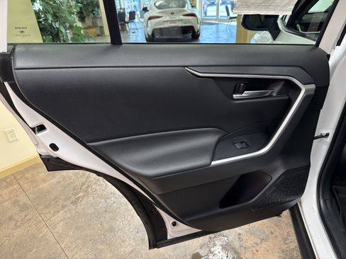 Used 2021 Toyota RAV4 XLE w/ Convenience Package image 25