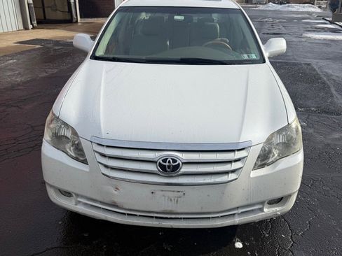 Used 2007 Toyota Avalon Limited image 2