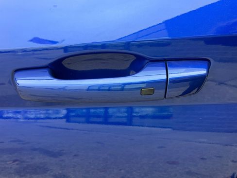 Used 2023 Hyundai Venue Limited image 15