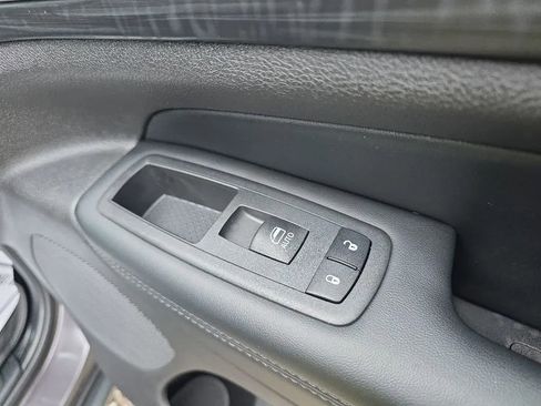 Used 2020 Jeep Grand Cherokee Laredo w/ Security & Convenience Group AWD/4WD image 21