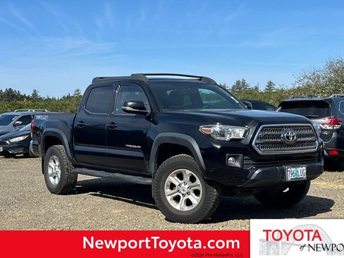 Used 2017 Toyota Tacoma TRD Off-Road w/ Tow Package (A/T) AWD/4WD image 1